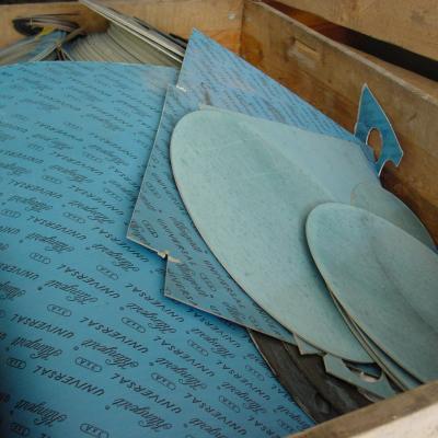 Flanschdichtungen Klingerit, blau, zugeschnitten und als Bogen (Photo: Carbotech AG)