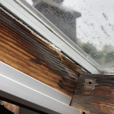 Photo Asbest-Schnur bei Dachfenster